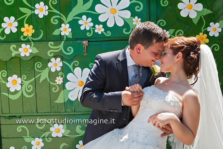 Tanti Auguri a Roberto&Anna per il loro 1° anniversario di Matrimonio.