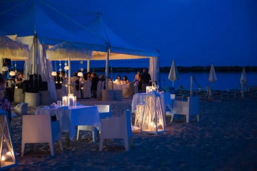 Foto studio immagine è anche #beachwedding 👰🏼🤵🏻🌊