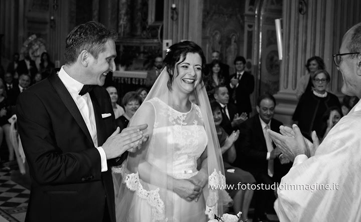 La grande felicità di Marco&Giorgia subito dopo lo scambio degli anelli.😍🎥🎬📷#sposi #matrimonio #felici #donalfredo #acquavivapicena #wedding #realwedding