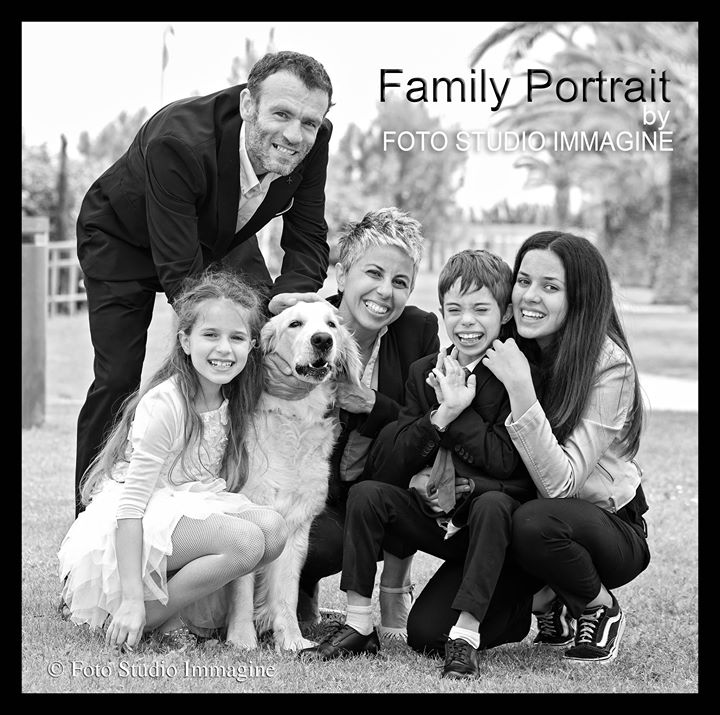 Family Portrait by FOTO STUDIO IMMAGINE 🎥🎬📷😍#portrait #family #ritratto #ambientato #grottammare #ascolipiceno #marche #italia #fotostudioimmagine #italy