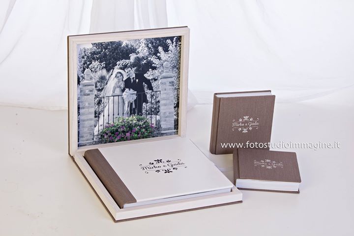 per Mirko e Giada un bellissimo coordinato shabby chic 😍📷🎥🎬🤣#album #sposi #kit #photoalbum #photobook #fotostudioimmagine #altidona #italia #fotografia