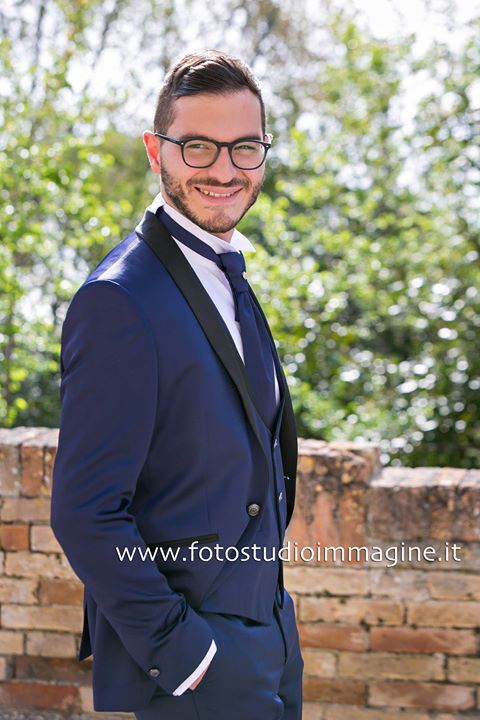 é luogo comune dire che lo sposo è meno importante della sposa, noi diciamo di no, voi cosa ne pensate? 🎬📷❤️🎥#groom #wedding #realwedding #sposo #grottammare #marche #italia #fotostudioimmagine